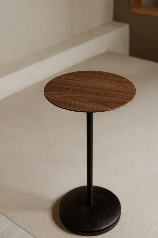 Mesa Lateral Orbe Alta Preto Fosco MES.2511.0092